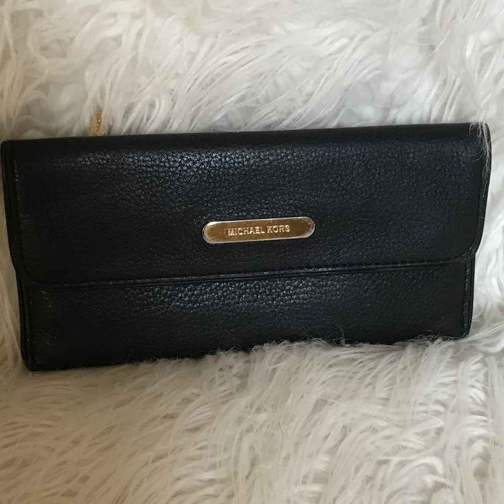 Women’s Michael Kors black wallet
